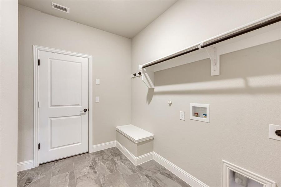 Spacious, unfurnished interior of a new home in Devonshire Classic 60-65, Forney (Image 25).