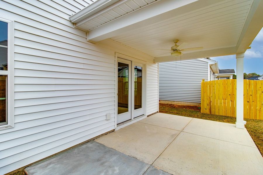 Exterior details and patio area of a home in Winston Point, Gilbert (Image 2). Exterior details and patio area of a home in Winston Point, Gilbert (Image 2).
