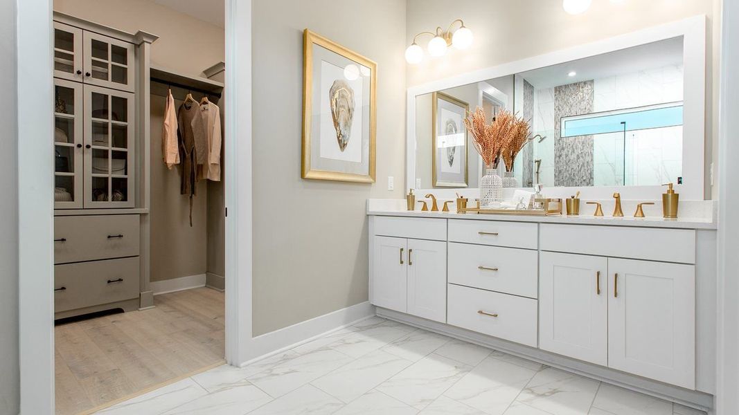 Owner's Bath - Dual Vanity