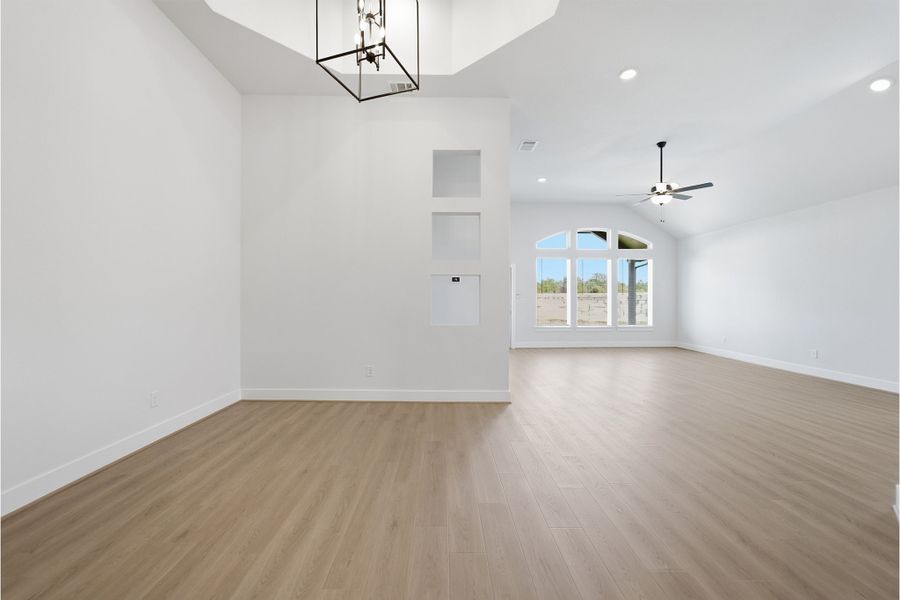 Spacious, unfurnished interior of a new home in Santa Rita Ranch, Liberty Hill (Image 39).