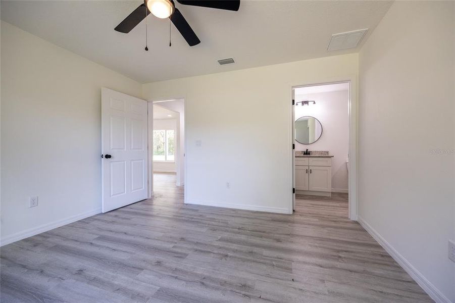 Spacious, unfurnished interior of a new home in , Ocklawaha (Image 34).