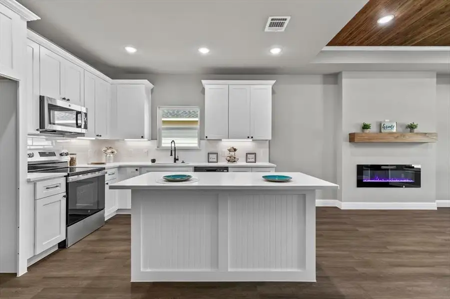 Furnished interior view inside a new home in , Granbury (Image 10).