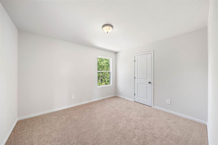 Spacious, unfurnished interior of a new home in Middlefield Village, Dallas (Image 13).