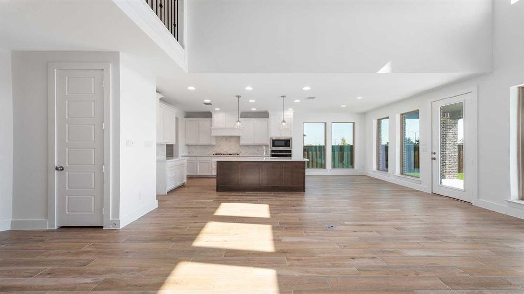 Spacious, unfurnished interior of a new home in Trinity Falls 60', McKinney (Image 12). Spacious, unfurnished interior of a new home in Trinity Falls 60', McKinney (Image 12).