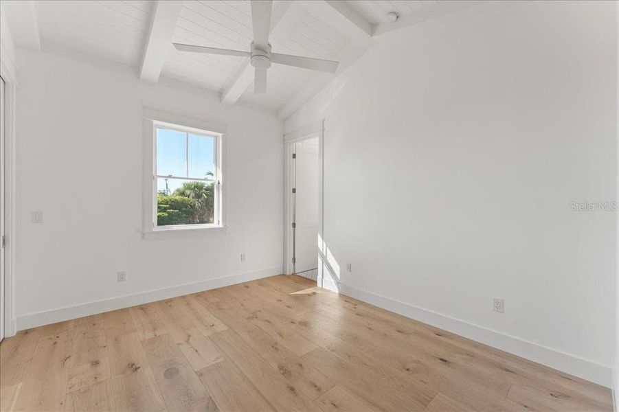 Spacious, unfurnished interior of a new home in , Boca Grande (Image 47).