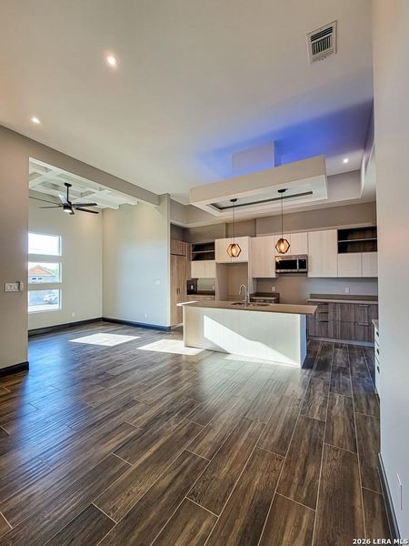 Spacious, unfurnished interior of a new home in , Eagle Pass (Image 22).