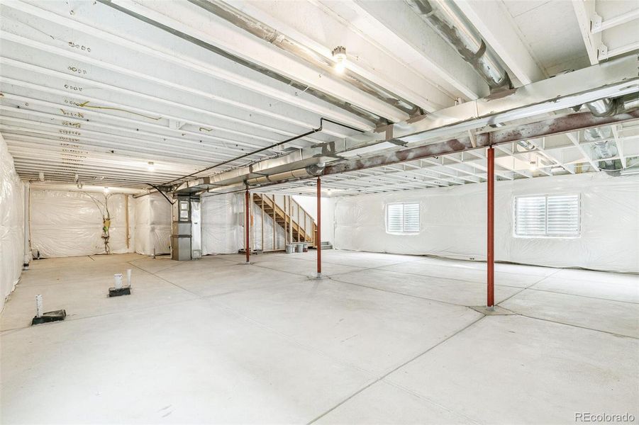 Spacious, unfurnished interior of a new home in Terrain Oak Valley, Castle Rock (Image 30).