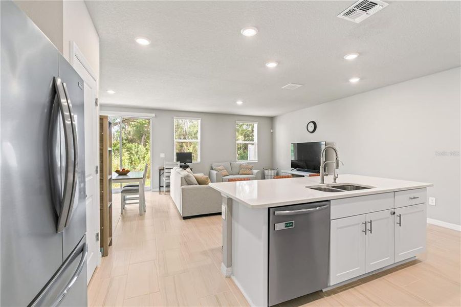 Furnished interior view inside a new home in , Wesley Chapel (Image 14).