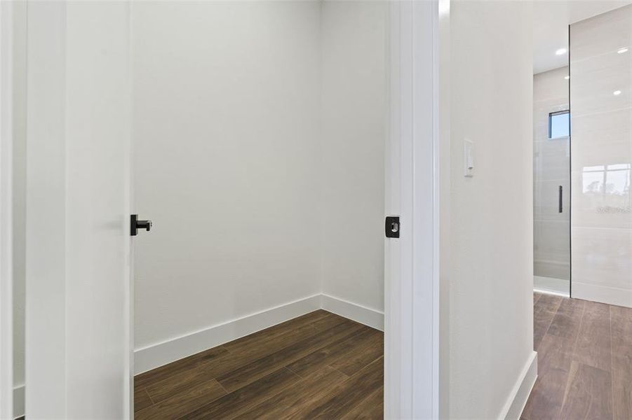 Spacious, unfurnished interior of a new home in , Placida (Image 19).