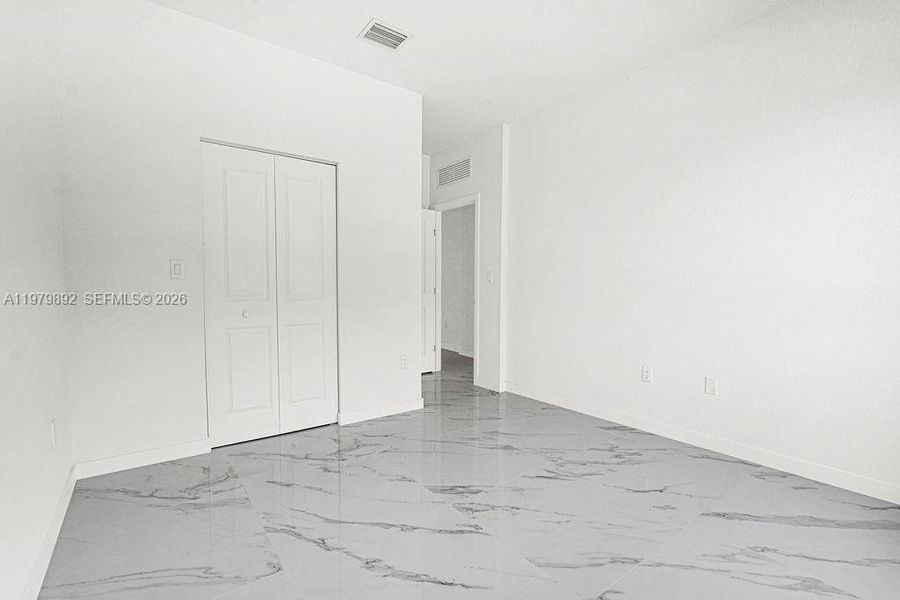 Spacious, unfurnished interior of a new home in , Miami (Image 42).