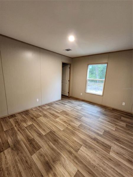 Spacious, unfurnished interior of a new home in , Dunnellon (Image 18).