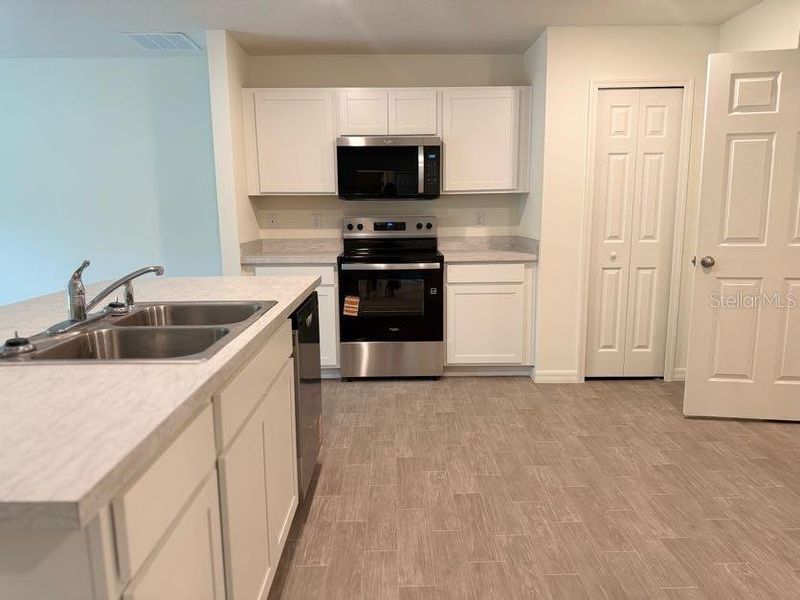 Furnished interior view inside a new home in Citrus Springs, Citrus Springs (Image 5).