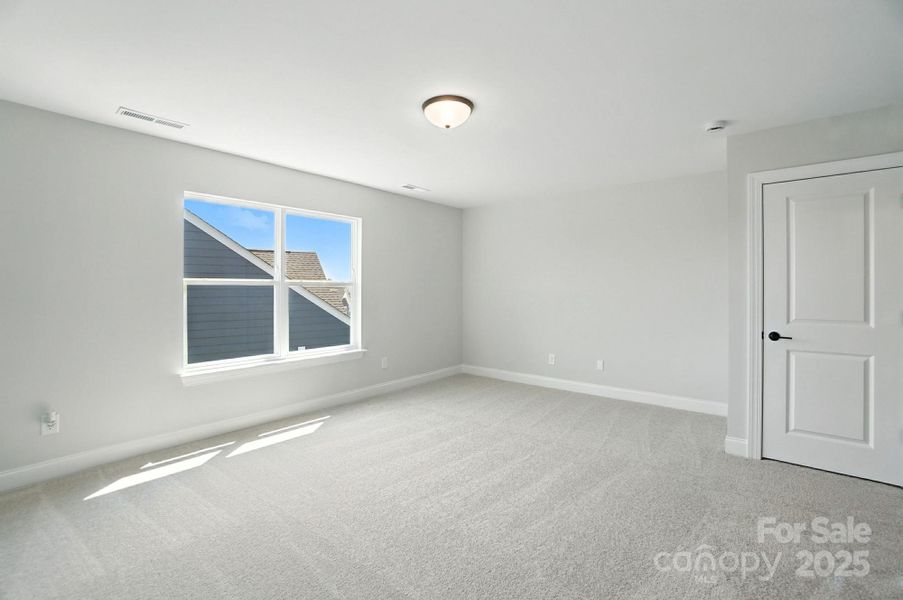 Spacious, unfurnished interior of a new home in Summerlin, Mooresville (Image 32).