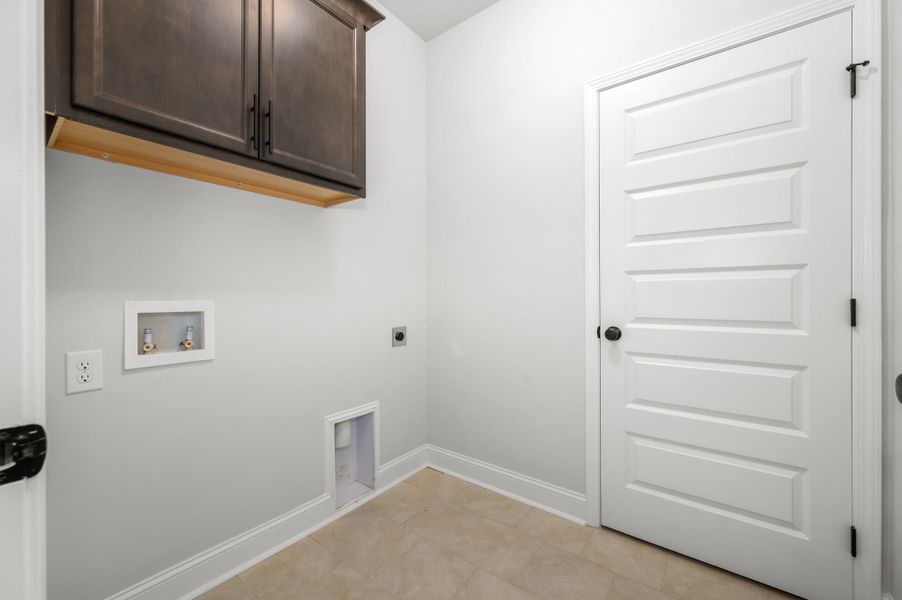 Spacious, unfurnished interior of a new home in Saddlebrook, Murfreesboro (Image 19).