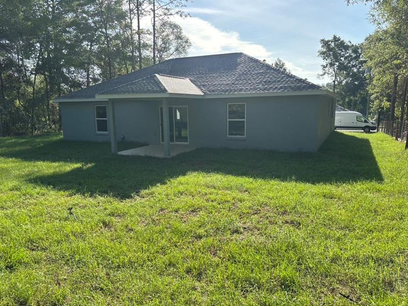 Exterior details and patio area of a home in , Dunnellon (Image 18).