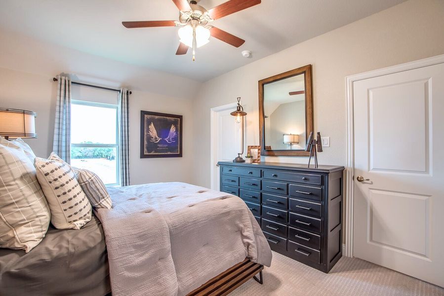 Representative furnished interior of a home built from the Laredo by Beazer Homes in Goodland: Overlook 60', Midlothian (Image 7).