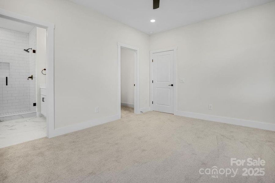 Spacious, unfurnished interior of a new home in , Lincolnton (Image 29).