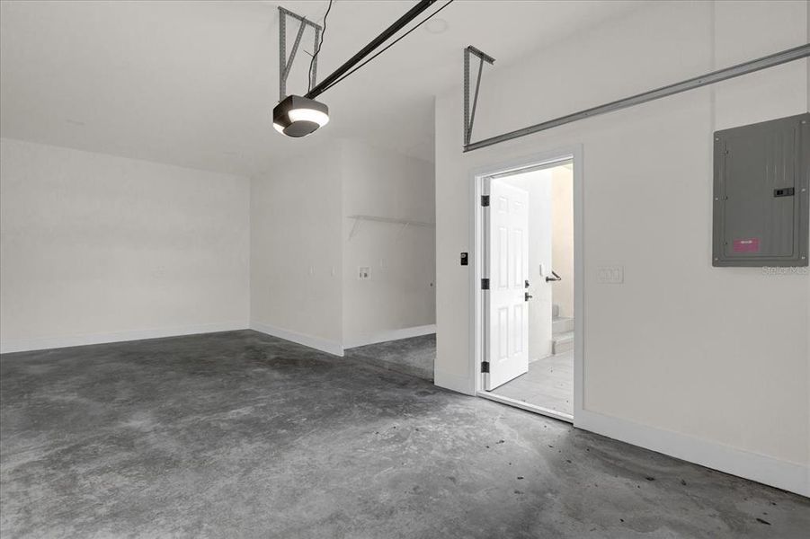 Spacious, unfurnished interior of a new home in , Orlando (Image 63).