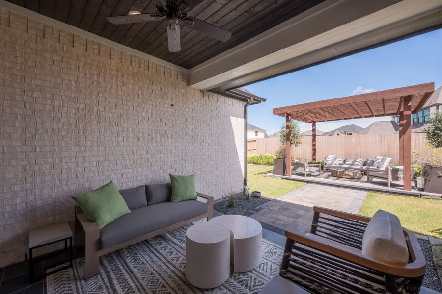 Representative exterior details of a home built from the Goldeneye by Tri Pointe Homes in Jubilee 50′, Hockley (Image 29).