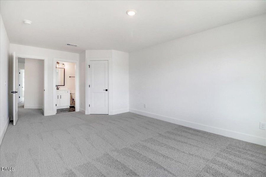 Spacious, unfurnished interior of a new home in Hidden Pines, Cameron (Image 28).