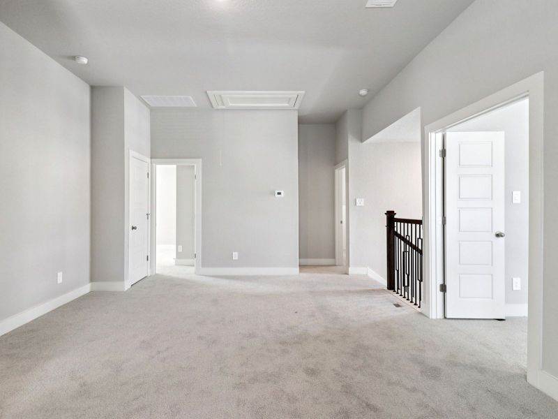 Spacious, unfurnished interior of a new home in Sagebrooke - Premier Series, San Antonio (Image 19).