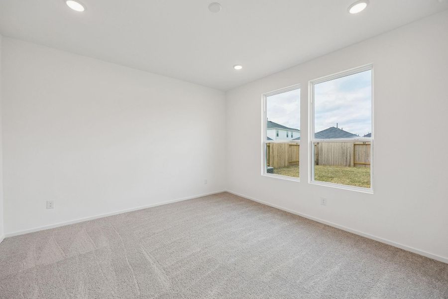Spacious, unfurnished interior of a new home in Montgomery Bend, Montgomery (Image 20).