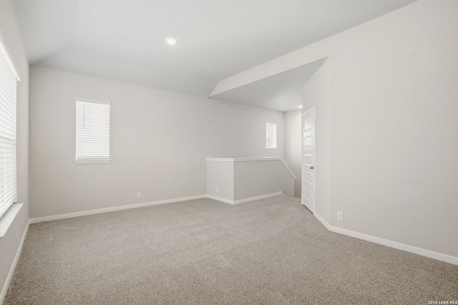 Spacious, unfurnished interior of a new home in Dauer Ranch, New Braunfels (Image 22). Spacious, unfurnished interior of a new home in Dauer Ranch, New Braunfels (Image 22).