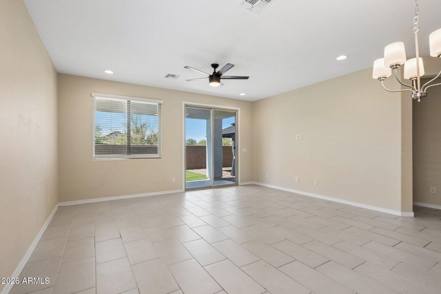 6-web-or-mls-25572-north-142nd-ln