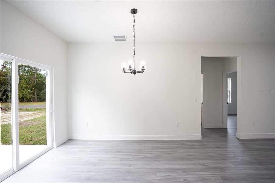 Spacious, unfurnished interior of a new home in , Ocala (Image 27).
