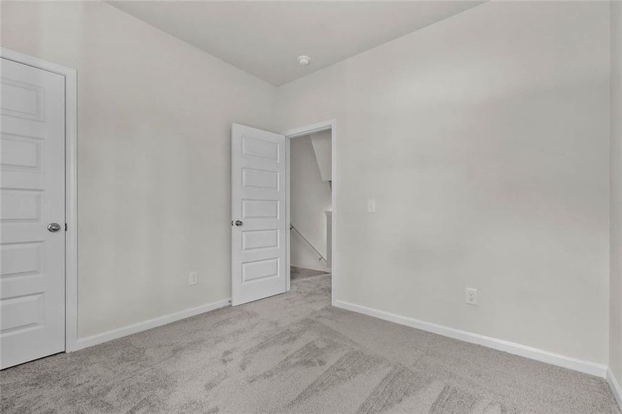 Spacious, unfurnished interior of a new home in North Haven, Rome (Image 24).