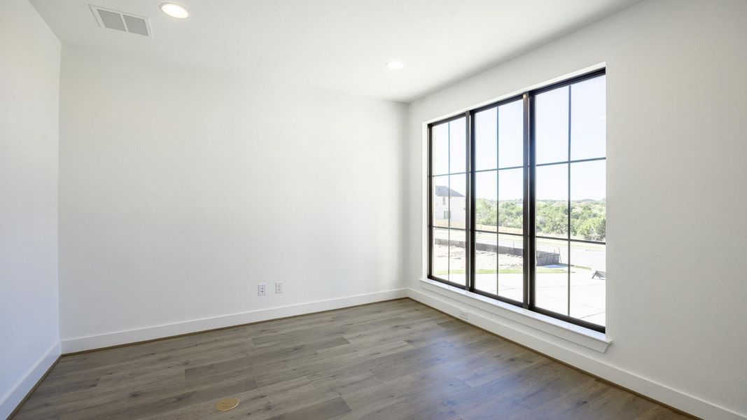 Spacious, unfurnished interior of a new home in Palmera Ridge 70', Leander (Image 8). Spacious, unfurnished interior of a new home in Palmera Ridge 70', Leander (Image 8).