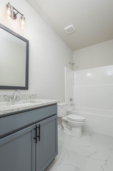 Representative furnished interior of a home built from the Rosewood by Nason Homes in Woodland Farms, Dickson (Image 15).