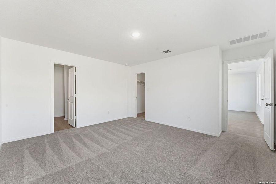 Spacious, unfurnished interior of a new home in , New Braunfels (Image 17). Spacious, unfurnished interior of a new home in , New Braunfels (Image 17).