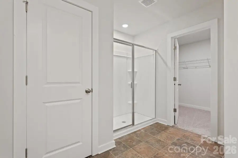 Spacious, unfurnished interior of a new home in Carpenter Farms, Lincolnton (Image 6).