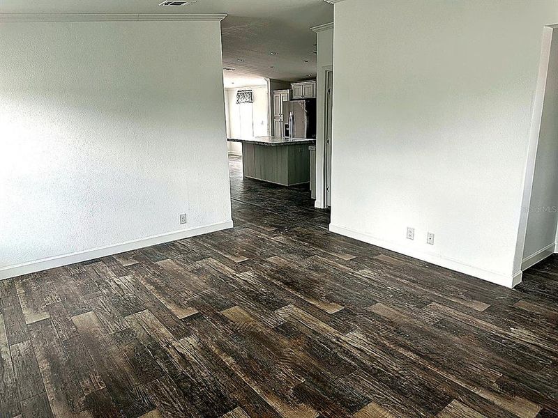 Spacious, unfurnished interior of a new home in , Zellwood (Image 6).