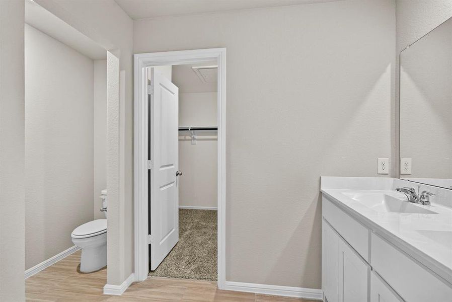 Furnished interior view inside a new home in Meadowbrook Estates, Cleburne (Image 7).