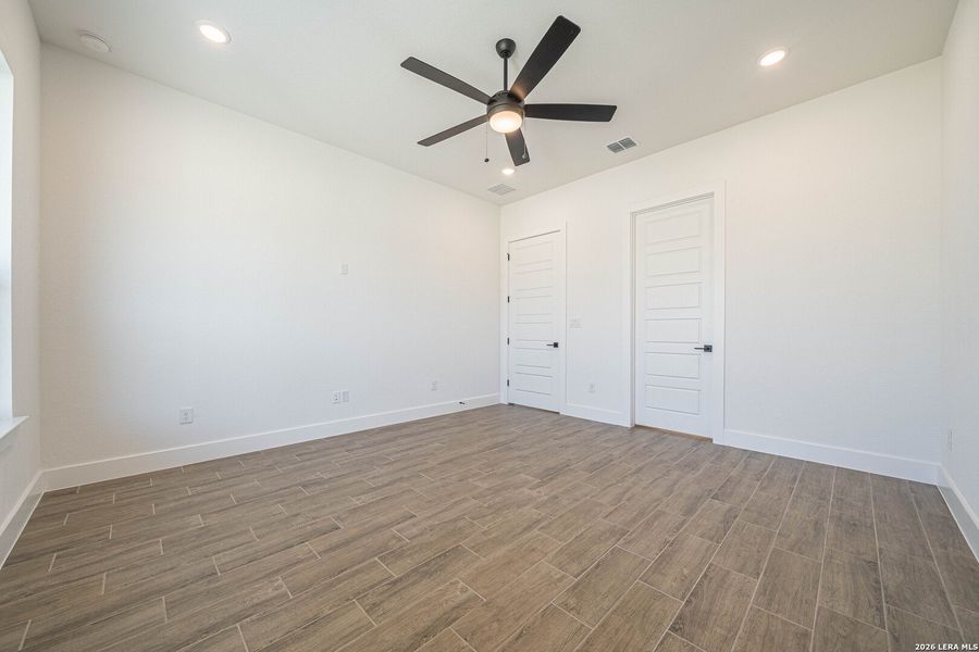Spacious, unfurnished interior of a new home in , Kerrville (Image 30).