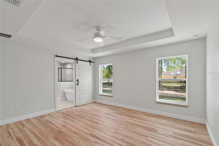 Spacious, unfurnished interior of a new home in , Ocala (Image 37).