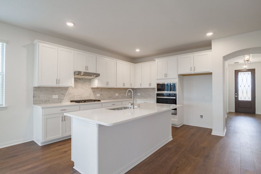Furnished interior view inside a new home in Saratoga, Aubrey (Image 7).