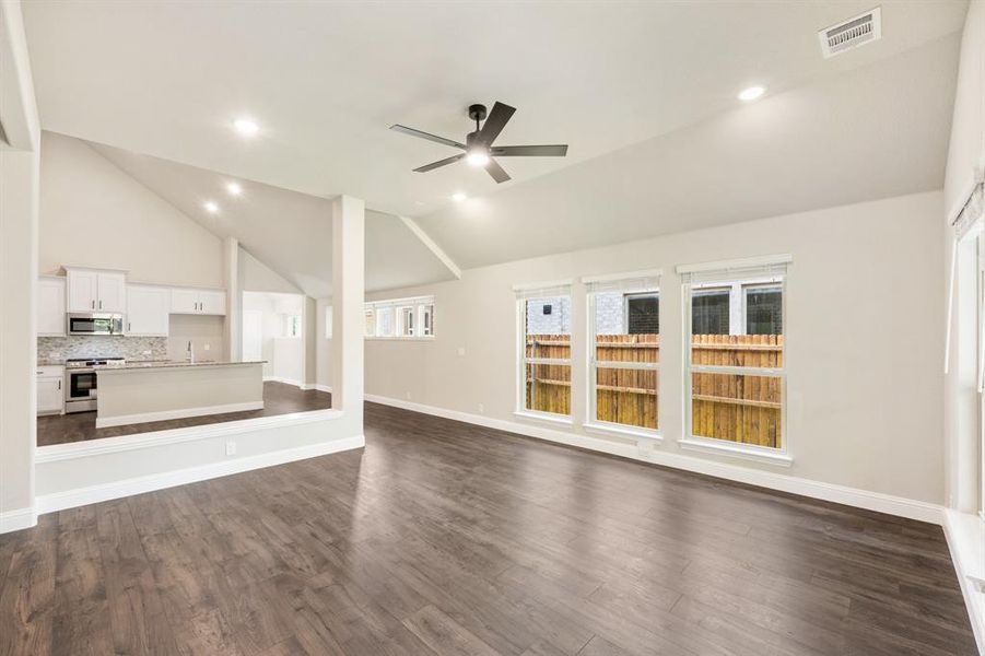 Image 40 of a home in East Oak Creek 50-55.