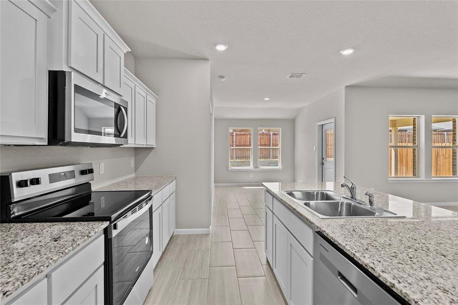 Furnished interior view inside a new home in Meadowbrook Estates, Cleburne (Image 7).