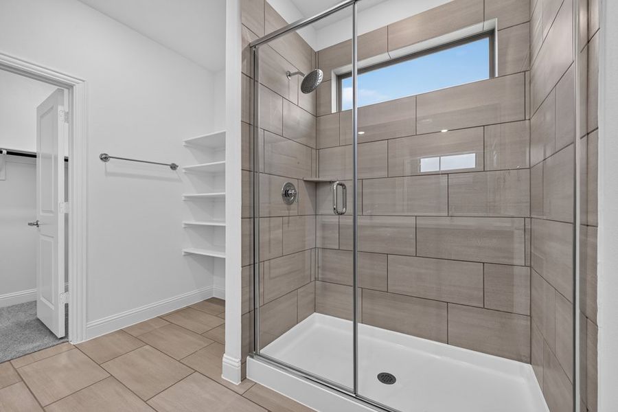 Furnished interior view inside a new home in Madero 50s, Fort Worth (Image 5).