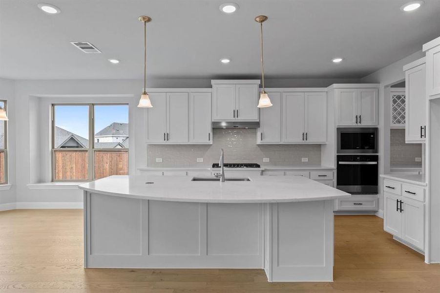 DAL_Saddle Star_Lockhart_2307 Laurel Drive (8)