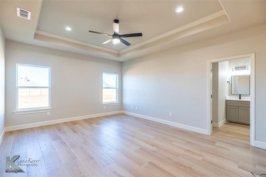 Spacious, unfurnished interior of a new home in , Tuscola (Image 10).
