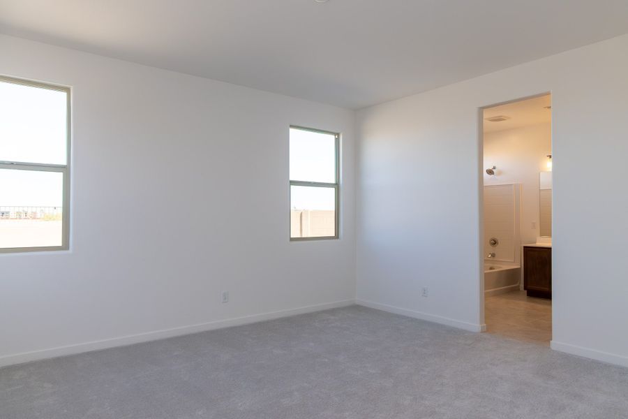Spacious, unfurnished interior of a new home in Rancho Santa Rosa, Maricopa (Image 14).