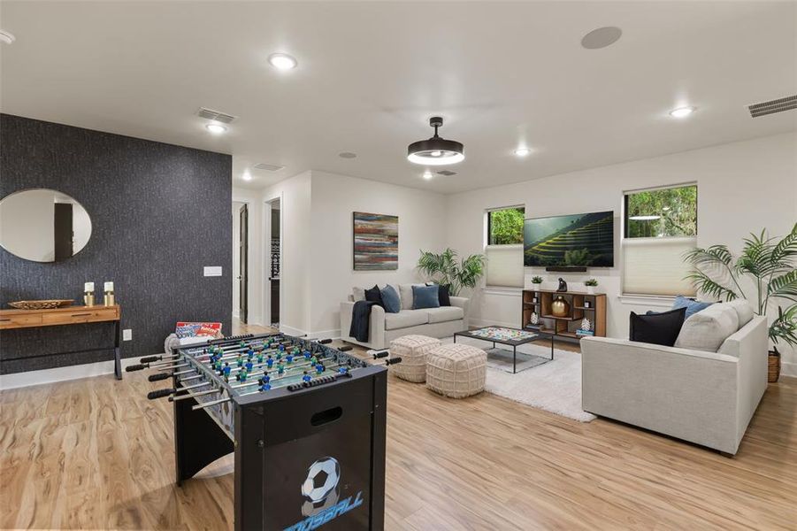 Furnished interior view inside a new home in , Orlando (Image 50).
