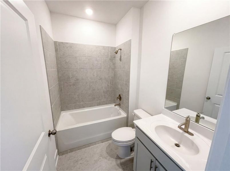 Furnished interior view inside a new home in , Sharpsburg (Image 9).