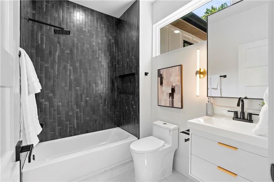 Furnished interior view inside a new home in , Atlanta (Image 75). Furnished interior view inside a new home in , Atlanta (Image 75).