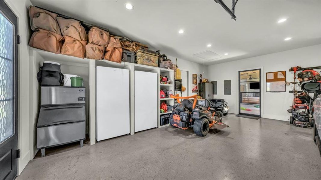 Furnished interior view inside a new home in , Weatherford (Image 11).