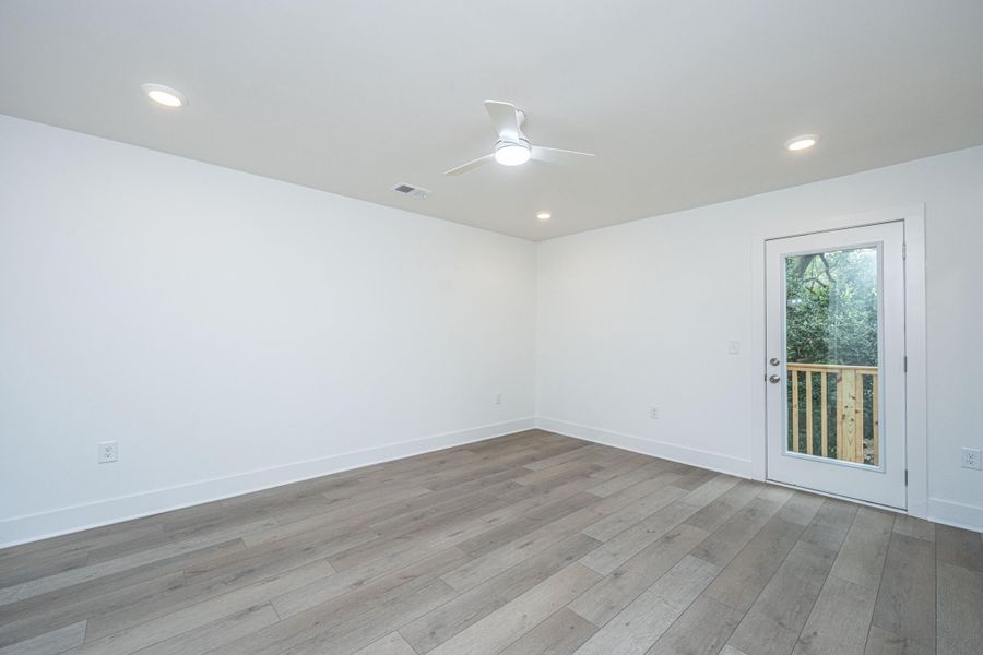 Spacious, unfurnished interior of a new home in , North Charleston (Image 22).